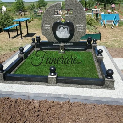 Monumente funerare din granit